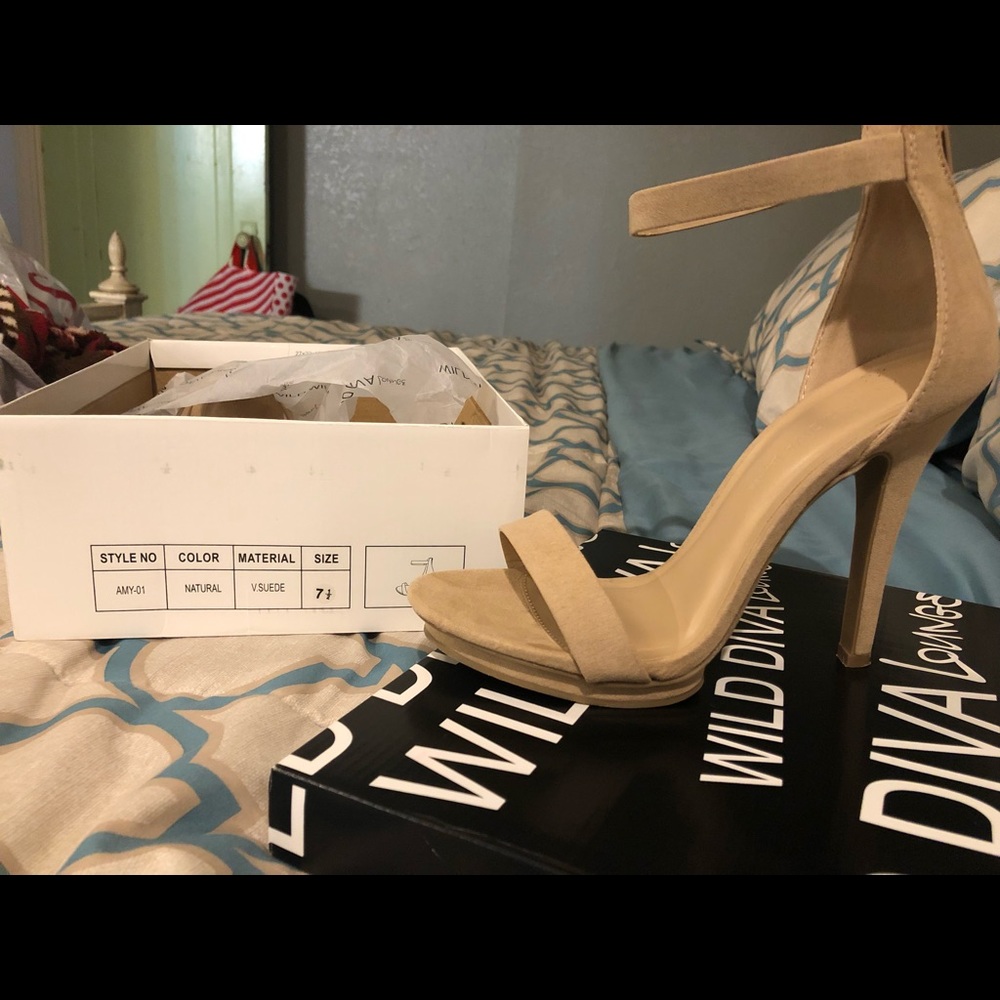Nude heel